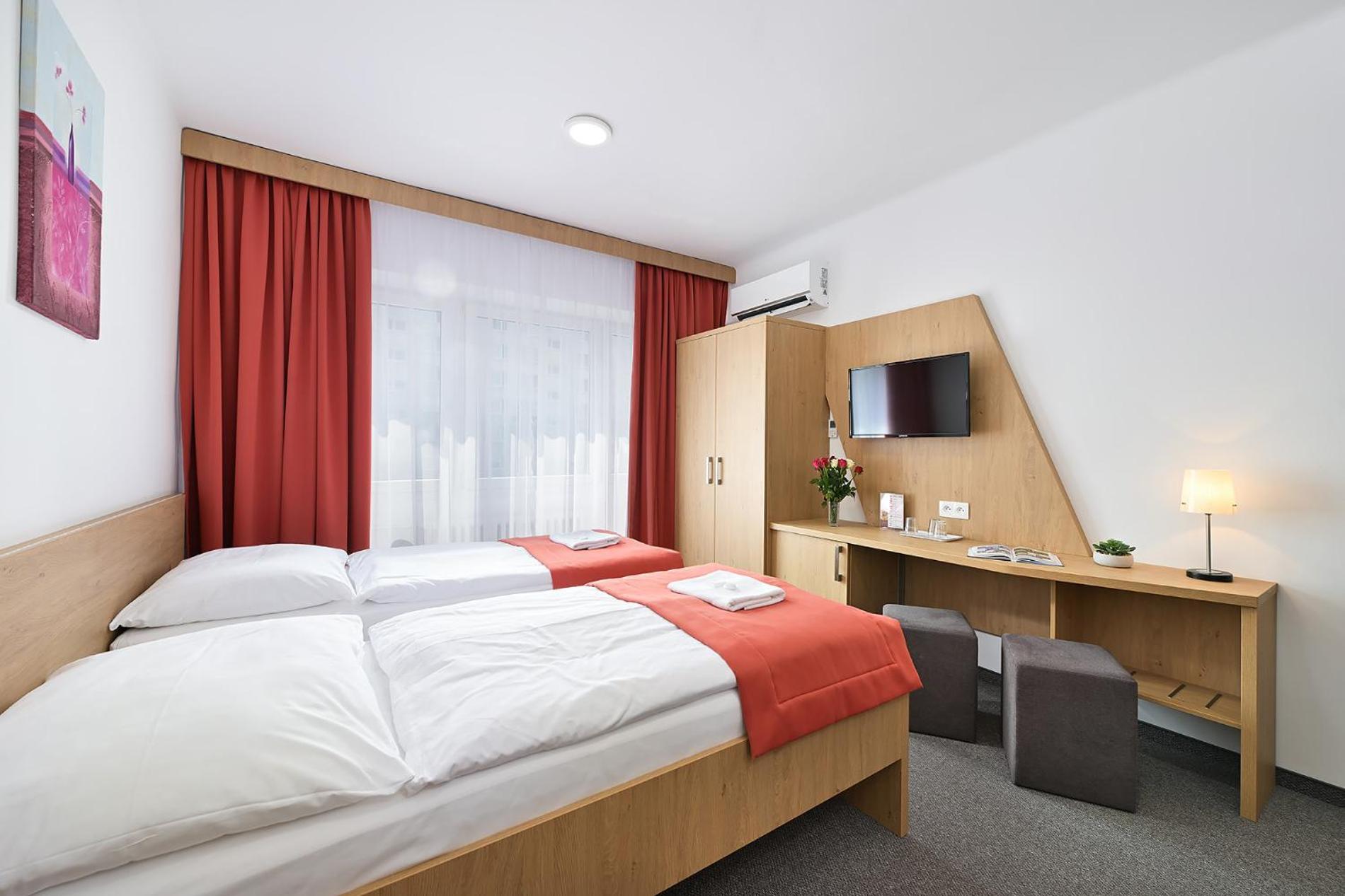 Hotel Plus Pressburg Exterior foto