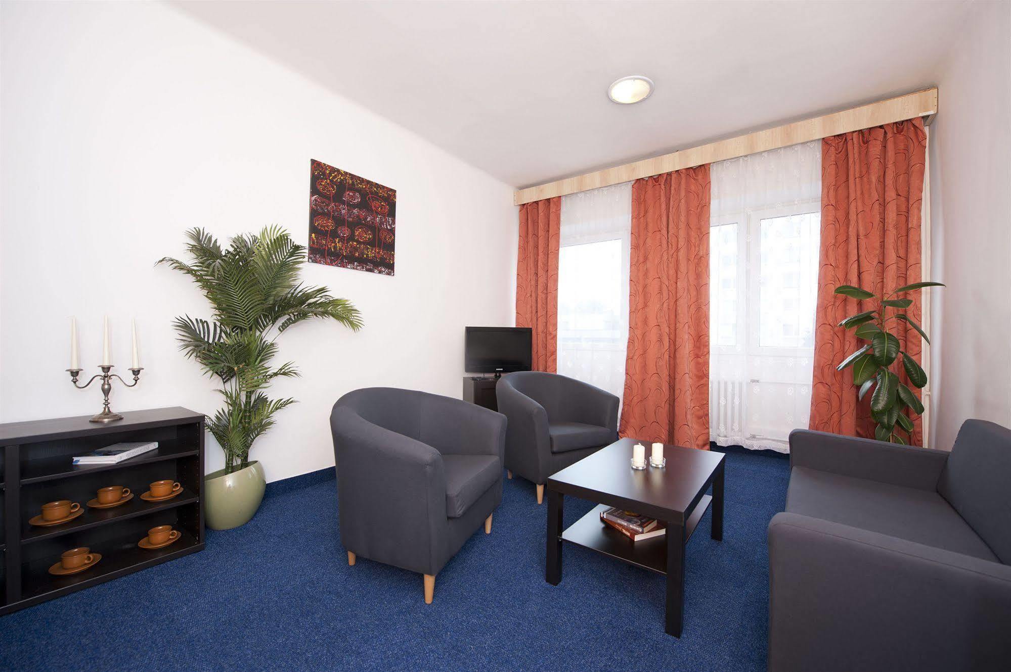 Hotel Plus Pressburg Exterior foto