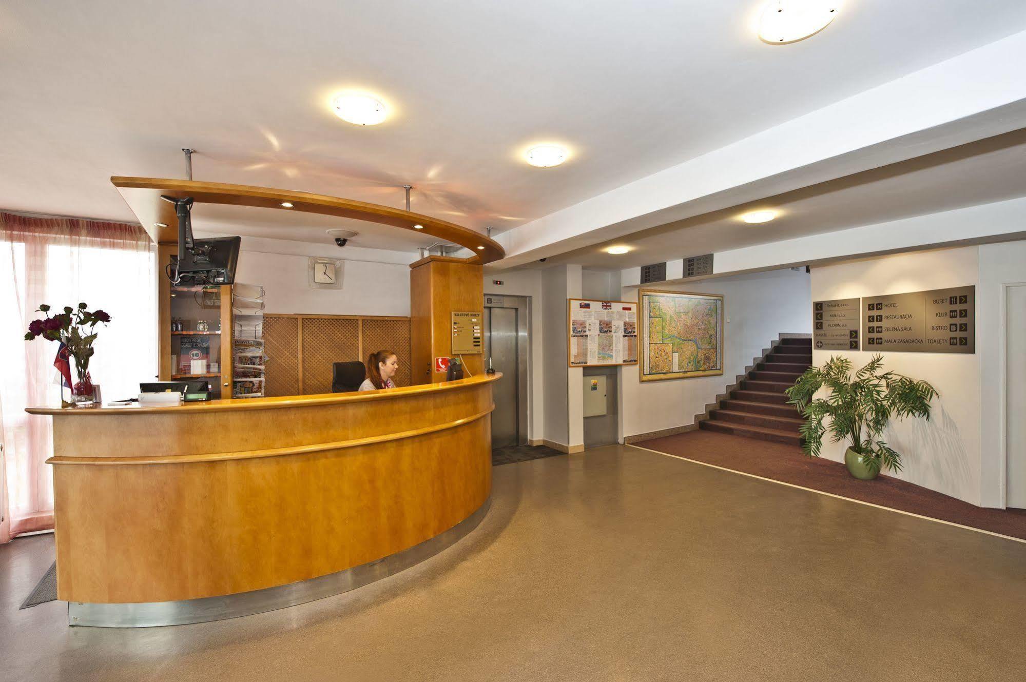 Hotel Plus Pressburg Exterior foto