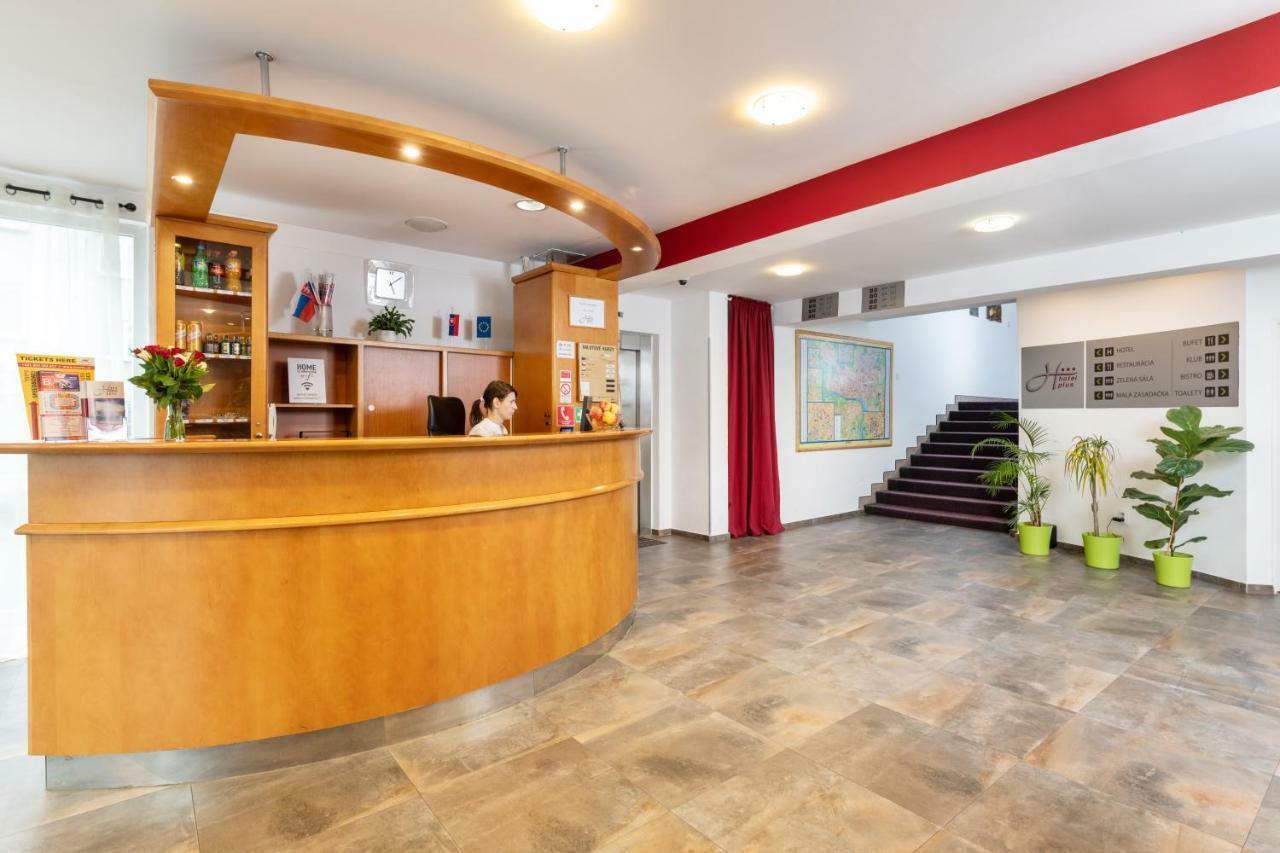 Hotel Plus Pressburg Exterior foto
